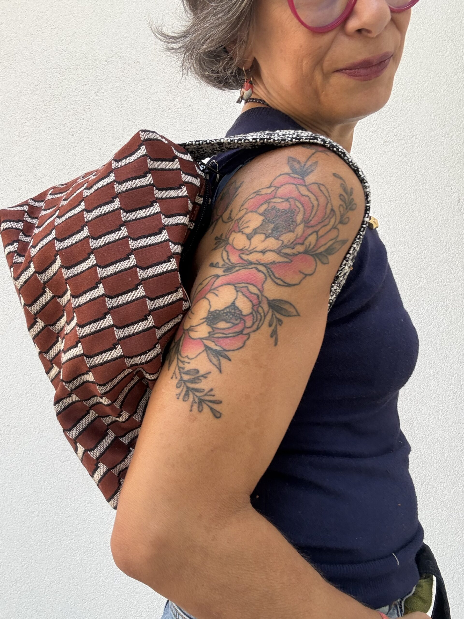 Borsa a mano LAURA quadri marrone nera - immagine 2