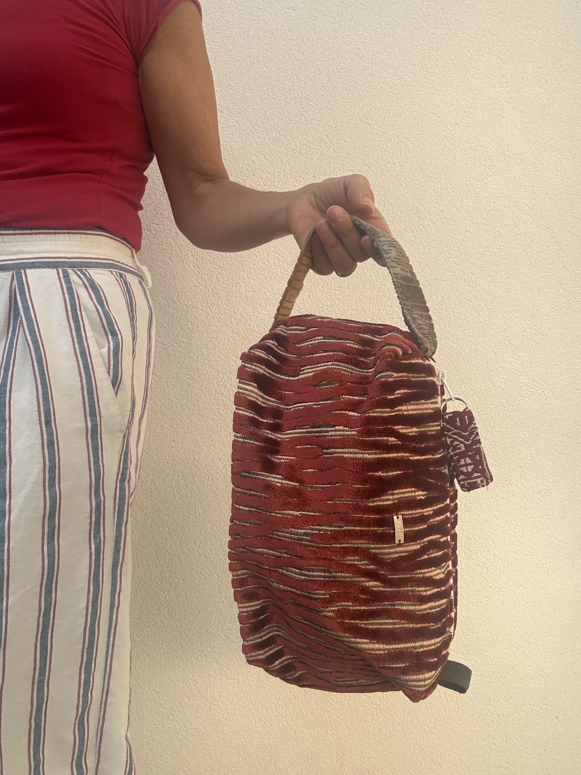 Pochette a mano ERIKA velluto righe ruggine - immagine 3