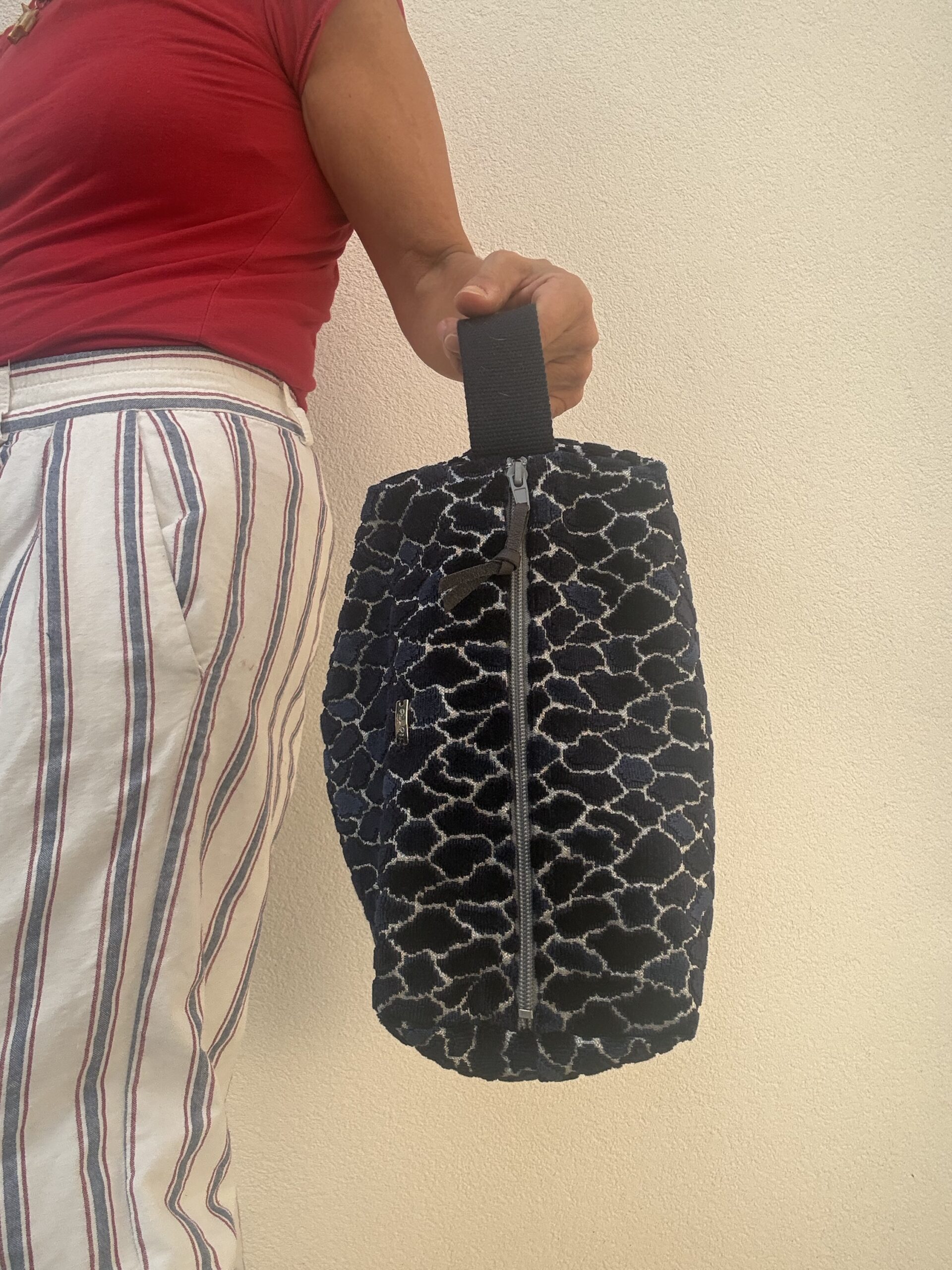 Pochette a mano ERIKA blu operato - immagine 3
